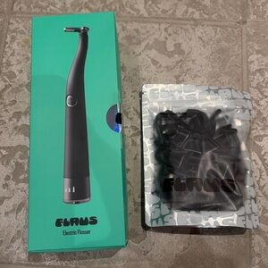 Flaus Electric Flosser with 45 + 90 refill heads